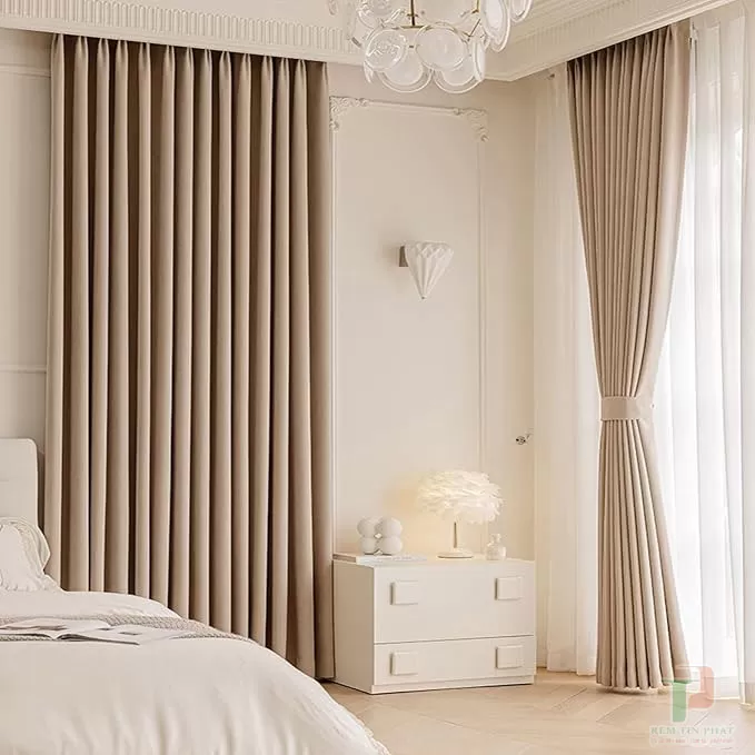 Rèm vải đẹp chống nắng cho phòng khách chung cư